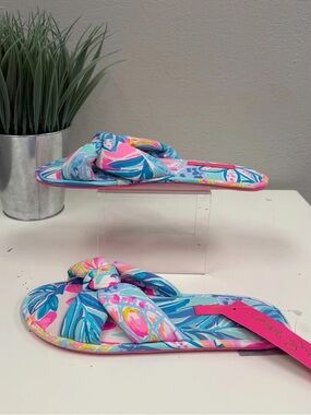 Lilly Pulitzer Neon Floral Pool Slippers - New - Size Small/Medium